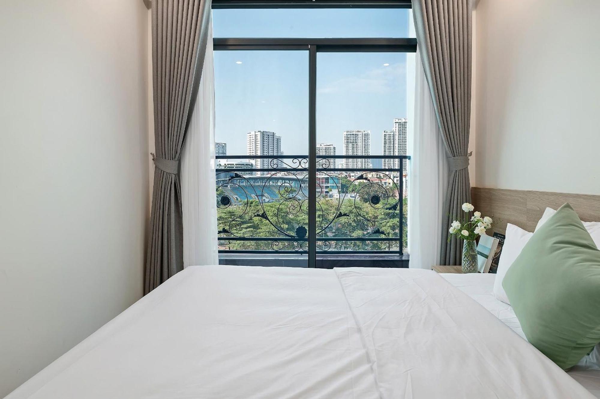 Khách sạn hẻo lánh Cosmos - 22land & Hà Nội